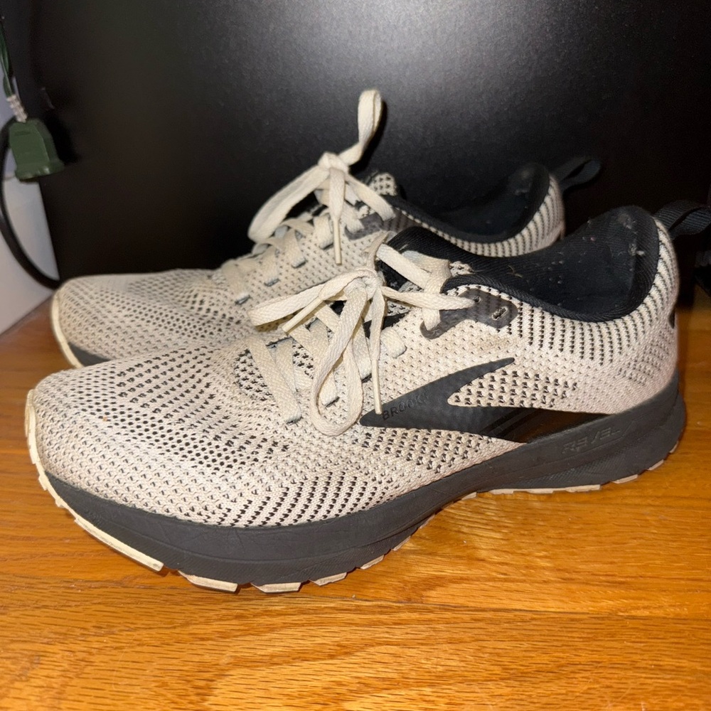 Brooks Revel 5 Shoes View 2